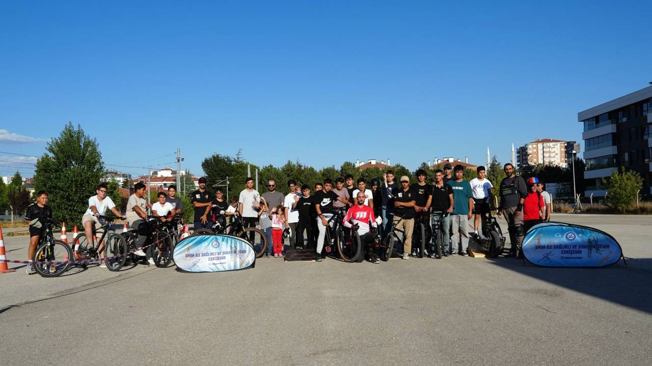 Büyükşehirden ailelere ve gençlere bisiklet eğitimi