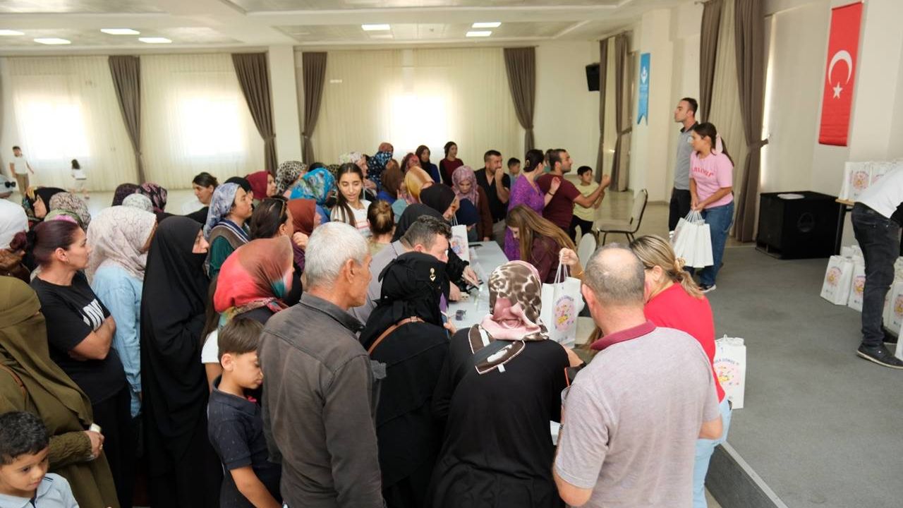 Büyükşehirden kırsal ilçelerdeki öğrencilere kırtasiye desteği