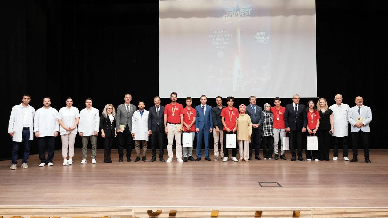 TEKNOFEST 2025 Türkiye birincileri için ödül töreni düzenlendi