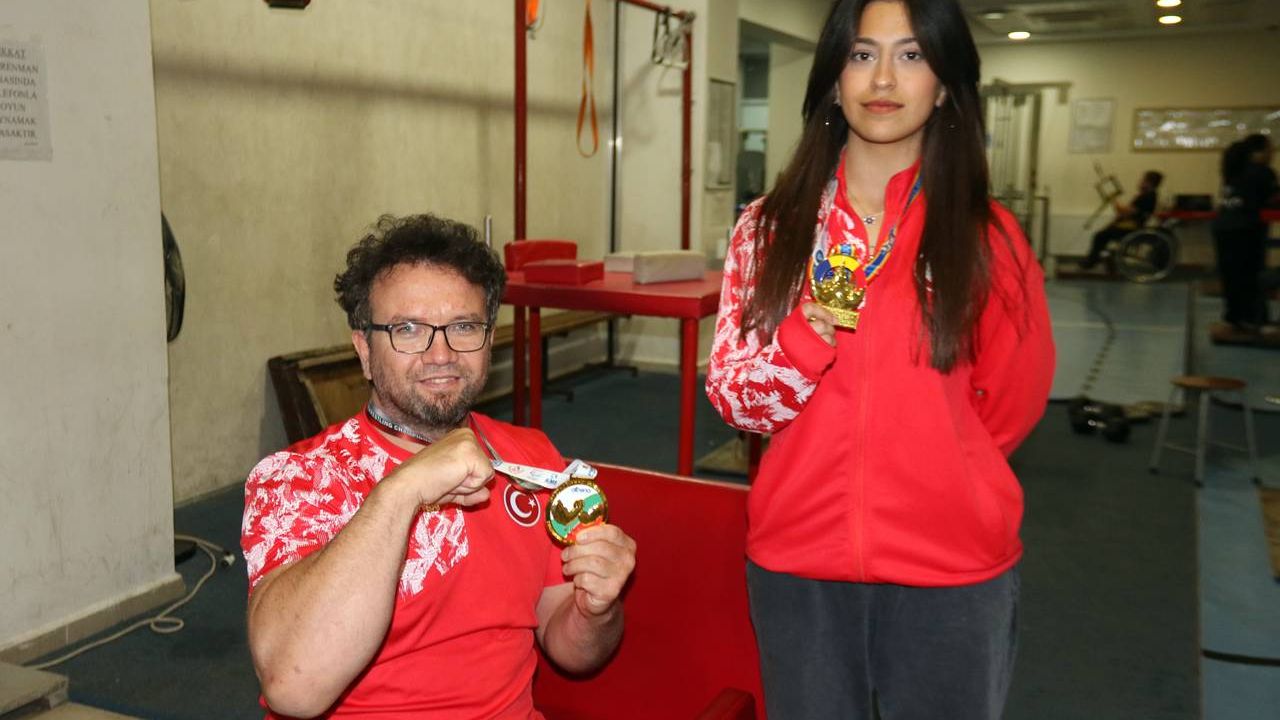 Hoca ve öğrencisinden çifte şampiyonluk