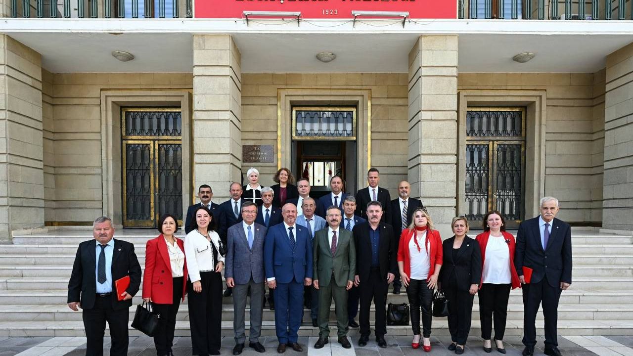 Vali Aksoy muhtarlar heyetini makamında kabul etti