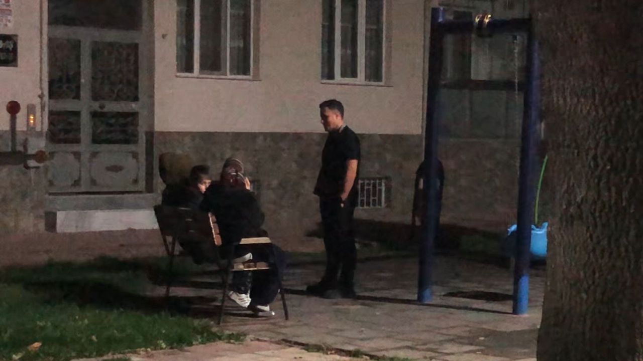 Balıkesir'deki deprem Eskişehir'de de hissedildi, vatandaşlar sokağa çıktı