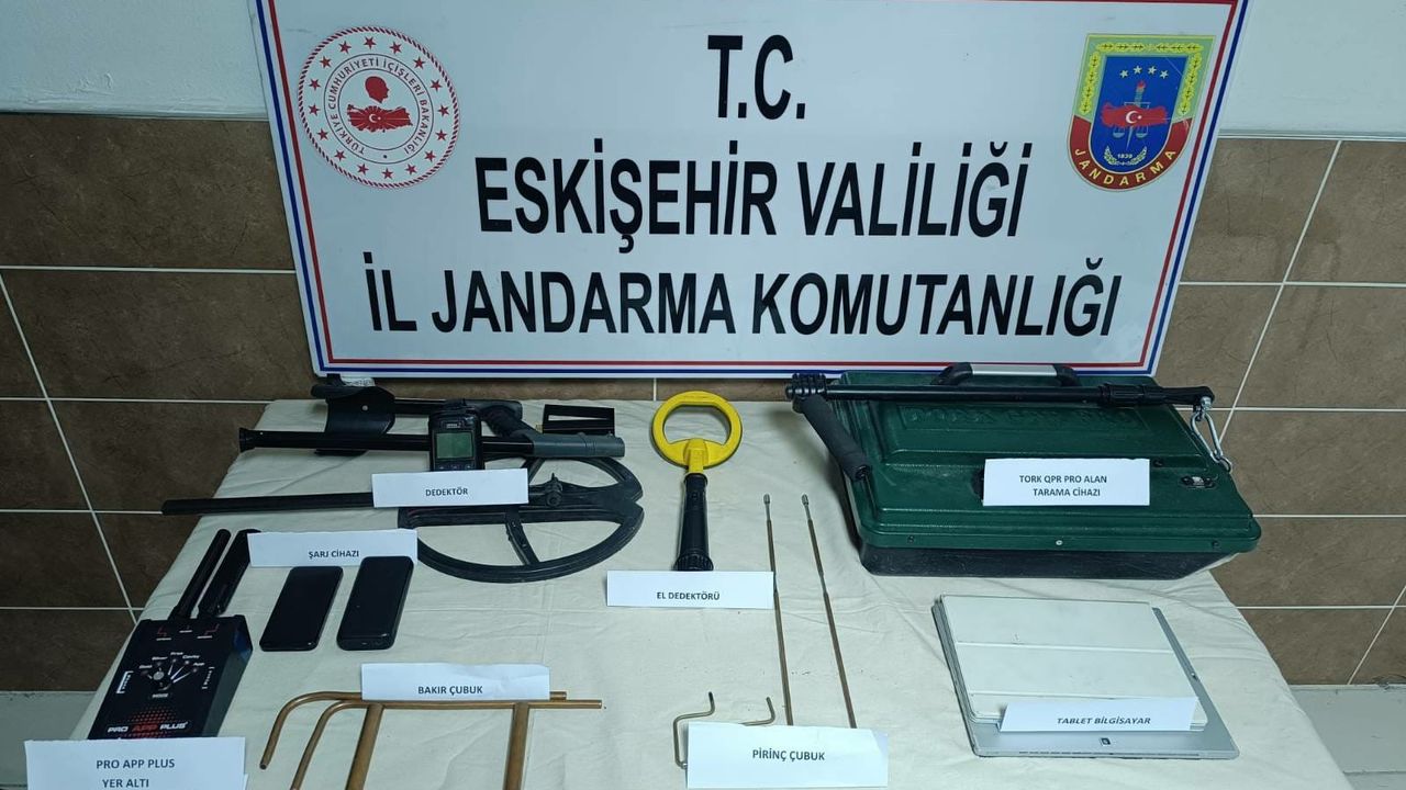 Eskişehir'de kaçak definecilere suçüstü