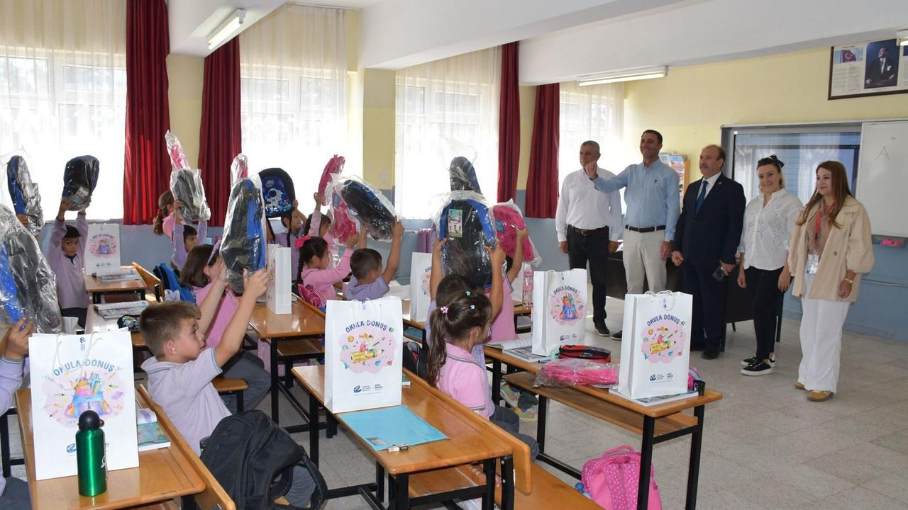 Eskişehir Büyükşehir Belediyesi'nden kırsal ilçelere kırtasiye desteği