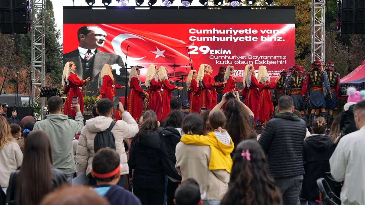 Eskişehirliler cumhuriyet coşkusunu Kentpark’ta yaşadı