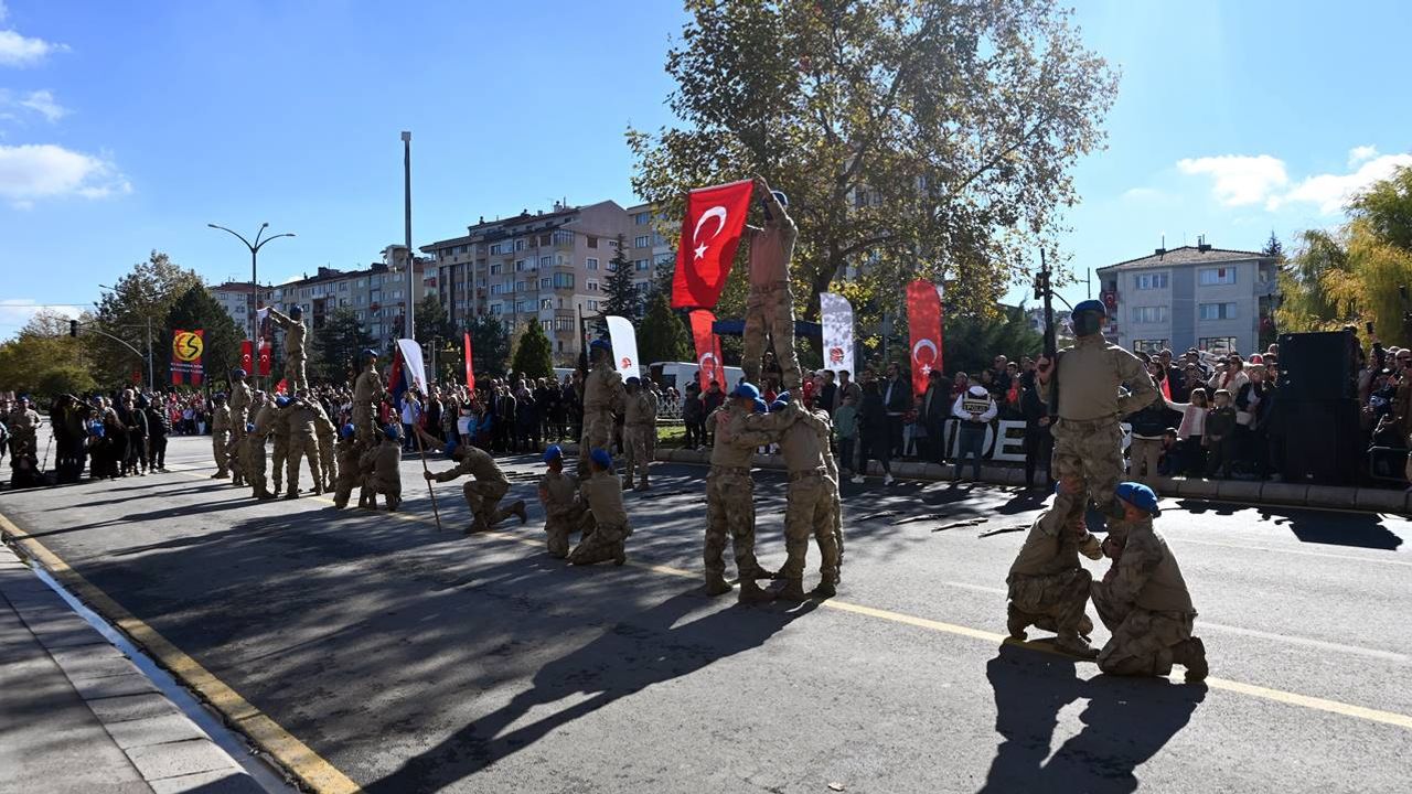 Jandarma'dan nefes kesen 29 Ekim gösterisi