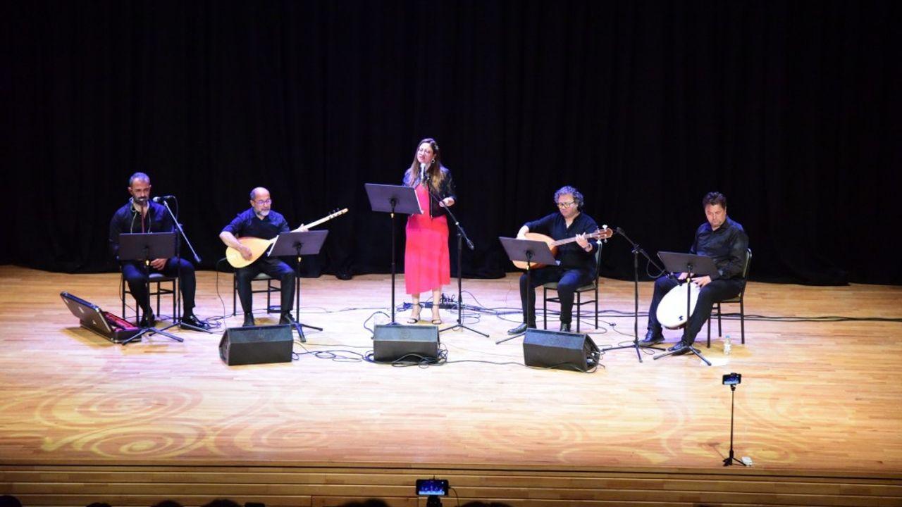 Anadolu’da “Türk Halk Müziği Solo Konseri”