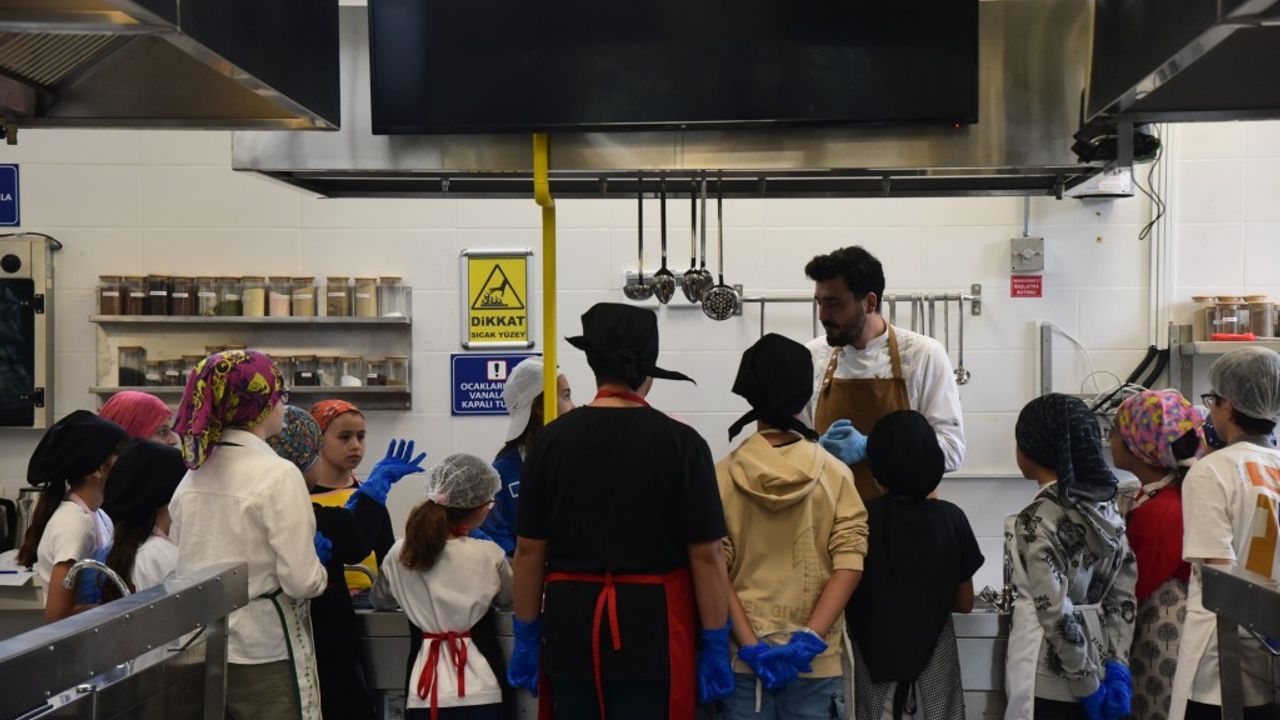 Çocuklar dünya mutfaklarında lezzetli bir yolculuğa çıktı