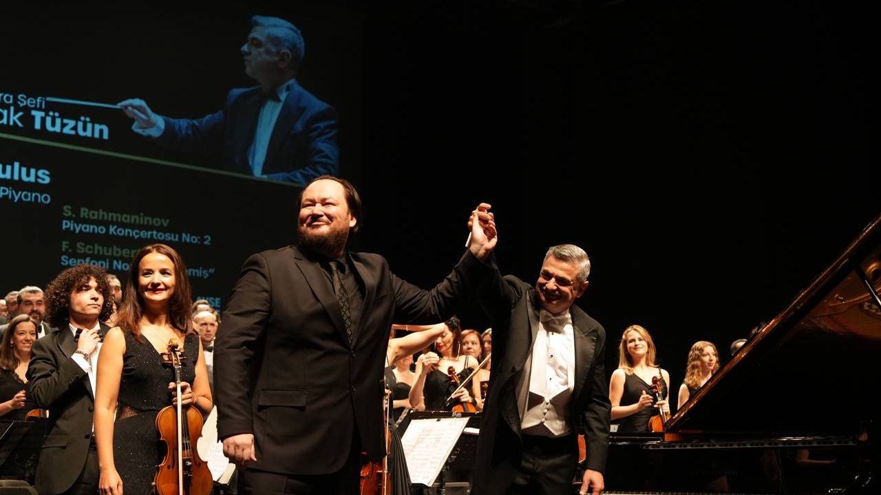 Senfoni orkestrası yeni sezonu unutulmaz bir konserle açtı