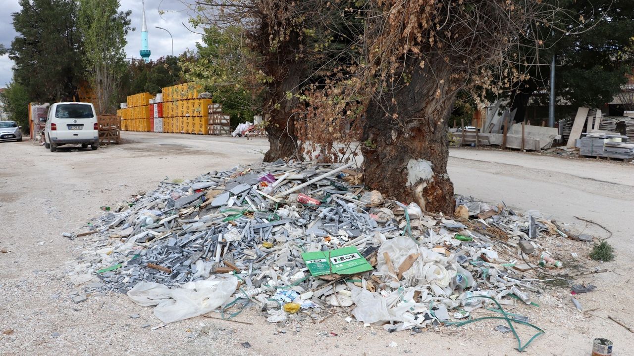 Baksan'da moloz ve sanayi atıklarına tepki