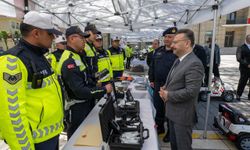 Vali Aksoy'dan polis standına özel ziyaret