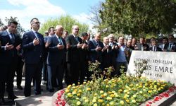 Yunus Emre mezarı başında anıldı