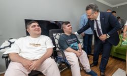 Vali Aksoy'dan özel bireye özel ziyaret