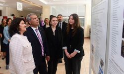 Anadolu Üniversitesi öğrencilerinin sergisi yürekleri fethetti