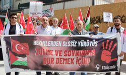 Eskişehir'de Tıp Fakültesi öğrencileri Filistin için yürüdü