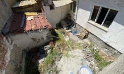 Eskişehir'de çöp ev mahalleliyi isyan ettirdi