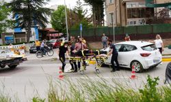 Eskişehir’de belediye kamyonetine çarpan sürücü yaralandı