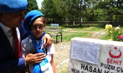 Karne sevincini şehit babasının mezarı başında yaşadı