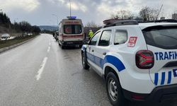 Virajı alamayan otomobil karşı şeride geçti: 2 yaralı