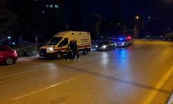 Bariyerlere çarpan motosiklet sürücüsü yaralandı