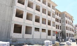 Emek Anadolu Lisesi yükseliyor