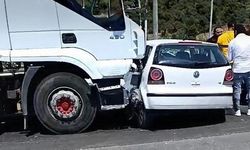 Eskişehir yolunda tır ile otomobil çarpıştı: 1'i ağır 3 yaralı