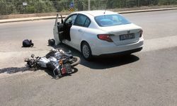 Motosiklet, otomobille çarpıştı: 1 yaralı
