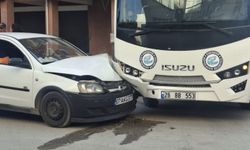 Belediye aracı ile hafif ticari araç çarpıştı