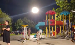 Çocuklar istedi, o park aydınlandı