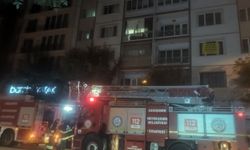 Apartmanda gece çıkan yangın mahalleyi ayağa kaldırdı