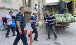 Piyasaya tepki gösterdi, 5 ton dolmalık biberi vatandaşa dağıttı!