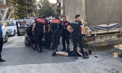 Polisin 'Dur' ikazına uymadı, uyuşturucu maddeyle yakalandı!
