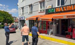 İkinci kattan düşen kadının hayatını market tentesi kurtardı!