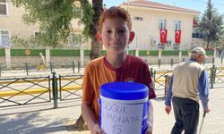Ticareti merak edip limonata satmaya başladı!