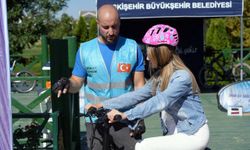 Büyükşehirden yetişkinlere bisiklet eğitimi
