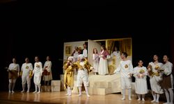 "Kibarlık Budalası" tiyatroseverlerle buluştu