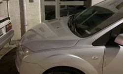 Apartman önüne park edilen araç yüzünden vatandaş evine giremedi