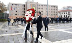 Öğretmenler Günü dolayısıyla çelenk sunma töreni gerçekleştirildi