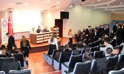 Siyaset Bilimi ve Kamu Yönetimi Kulübü’nden Meclis simülasyonu etkinliği