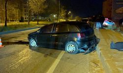 Metrelerce sürüklenen araçtan yaralanmadan kurtuldular!