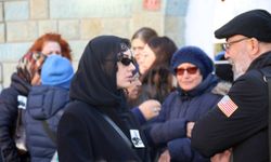 Ünlü oyuncu Burcu Özberk'in dedesi son yolculuğuna uğurlandı