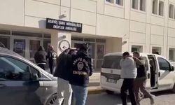 Kombi çalan 5 şüpheliden 4’ü tutuklandı