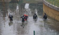 Ankara'dan gelen "Kurbağa Adamlar" da kayıp öğretmenin arama çalışmasına katıldı