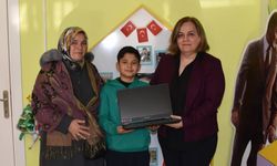 Kanseri yenen küçük çocuğun bilgisayar hayali gerçek oldu