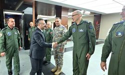 Vali Hüseyin Aksoy'dan Muharip Hava Kuvveti Komutanlığı'na veda ziyareti