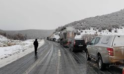 Eskişehir-Seyitgazi yolunda kuyruk oluştu