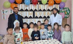 Minik öğrenciler için Kur'an-ı Kerim'e geçiş ve karne merasimi