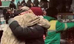 Askerde sandığı oğlunu karşısında gören anne duygulandı