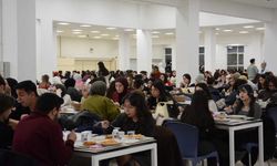 Eskişehirli öğrenciler Kadir Gecesi’nde iftar sofrasında buluştu