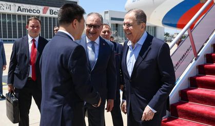 Lavrov, Pekin’de Çin Dışişleri Bakanı Wang ile görüştü